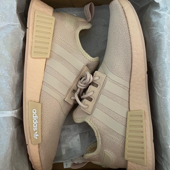 Adidas - Picture 2 of 3